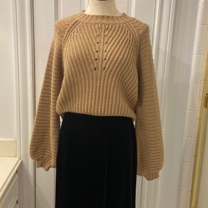 BROWN SWEATER